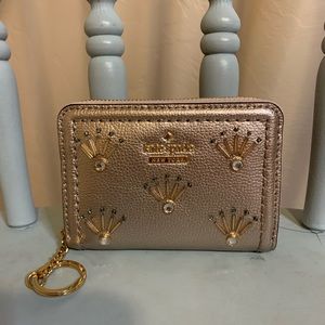 Rosé small wallet with zip around closure